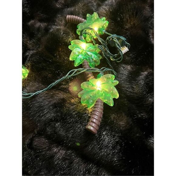 Vintage palm trees, tropical blow mold, string lights - Picture 3 of 3